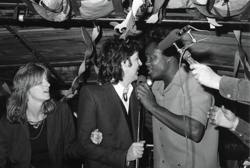 14_1975-avec-Ernie-K-Doe.jpg 14_1975-avec-Ernie-K-Doe.jpg