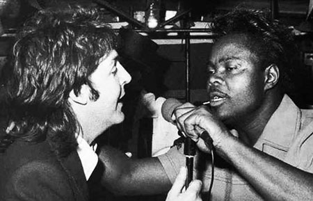 15_1975-paul-mccartney-and-ernie-k-doe.jpg 15_1975-paul-mccartney-and-ernie-k-doe.jpg